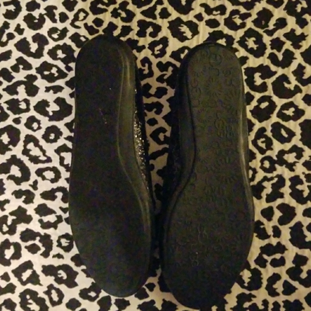 UGGS - Picture 3 of 4